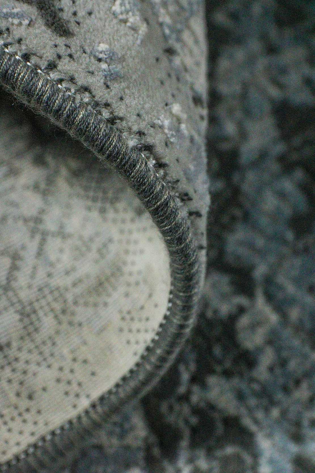 Iranian Authentic Vintage-Wd Rug - 6.5 x 9.8 FT - Gray - Resilient Construction for Long-Lasting Use