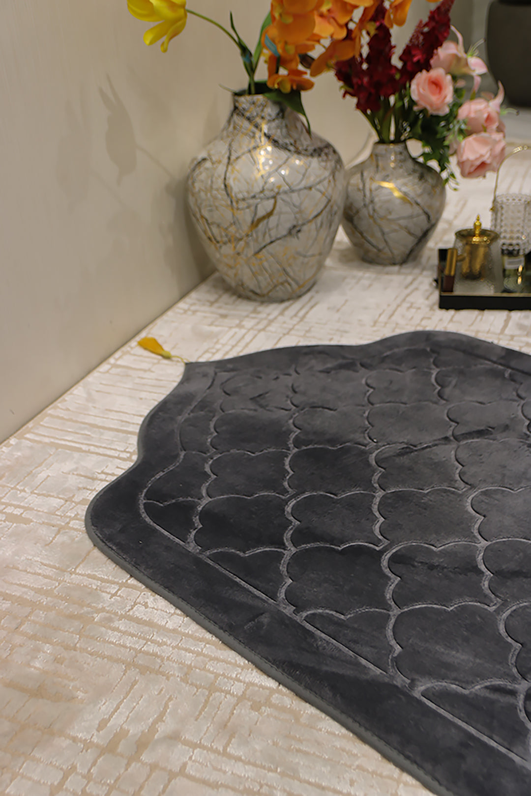 Sajda Janamaz - Premium Velvet Quilted Prayer Mat - Dark Gray