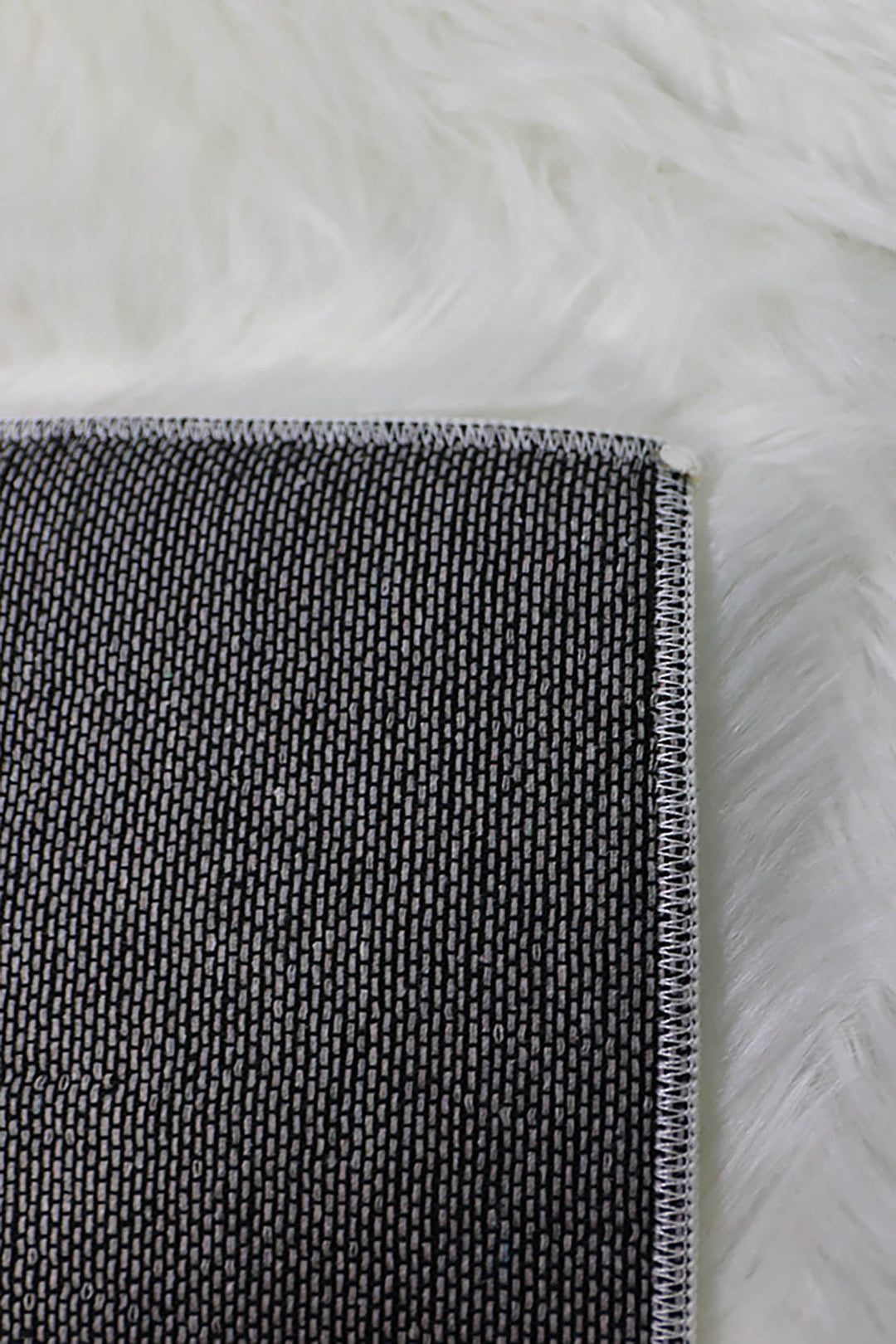 Turkish Cosmos Fur Rug - 2 x 3 Ft - White - Fluffy Furry Floor Decor Rugs