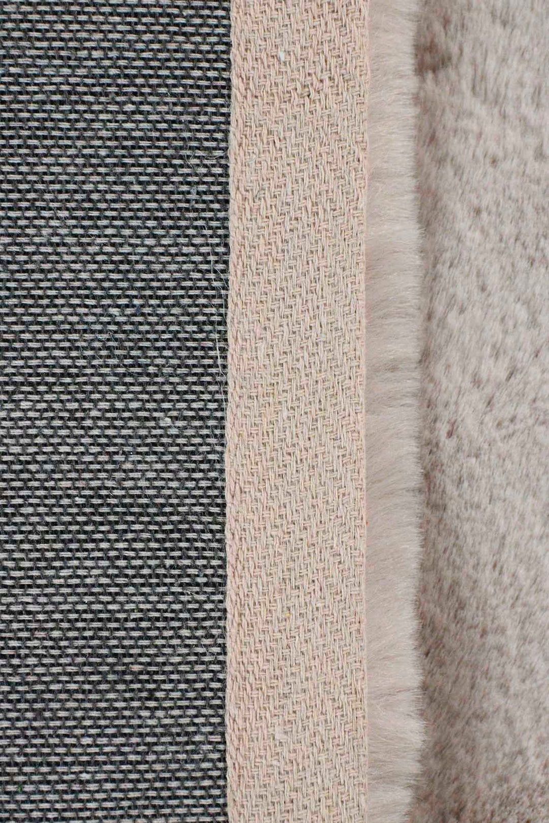 Super Soft Fantasy Shaggy Rug - 3.9 x 5.9 FT - Pink - Resilient Construction for Long-Lasting Use