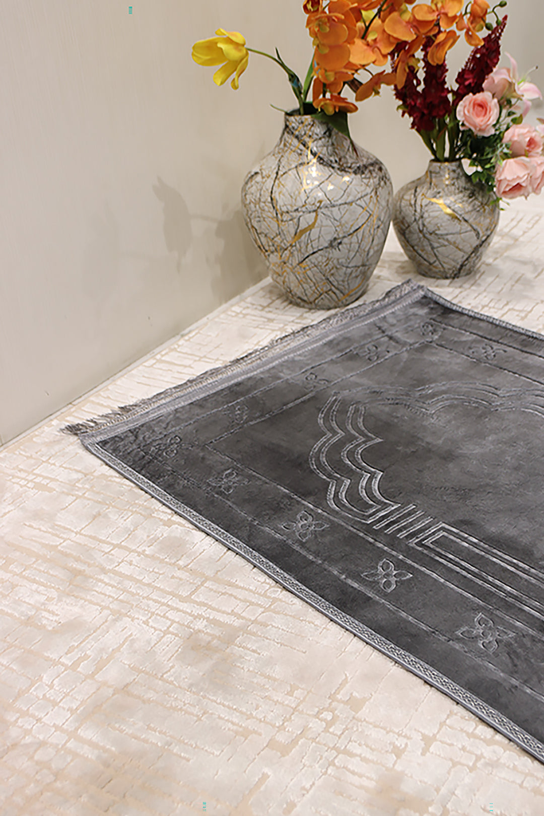 Comfort Janamaz - Premium Velvet Quilted Prayer Mat - Gray