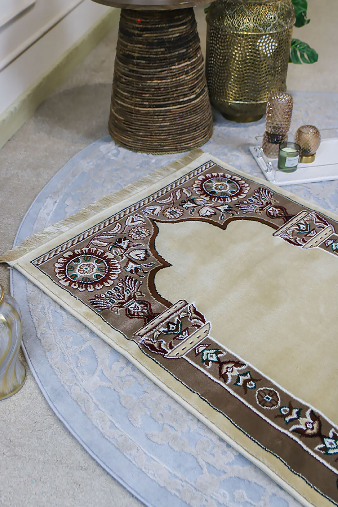 Ishraq Janamaz  Brown and B eige