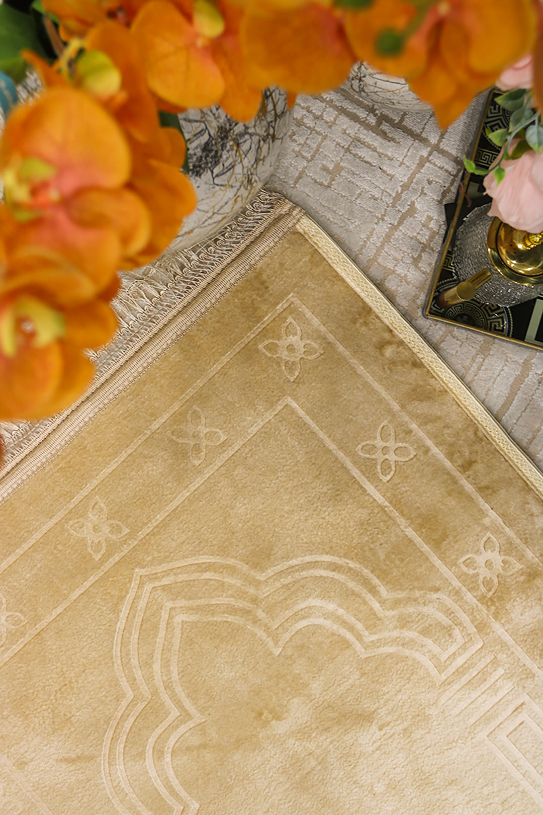 Comfort Janamaz - Premium Velvet Quilted Prayer Mat - Beige