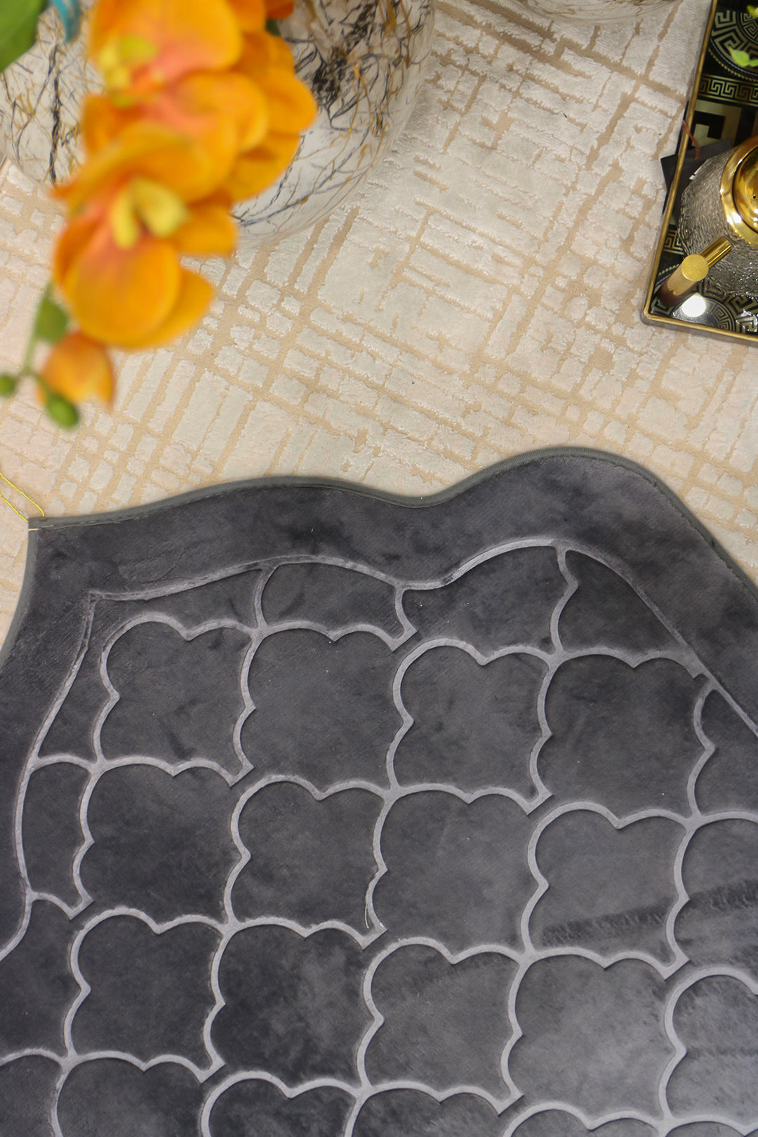 Sajda Janamaz - Premium Velvet Quilted Prayer Mat - Dark Gray