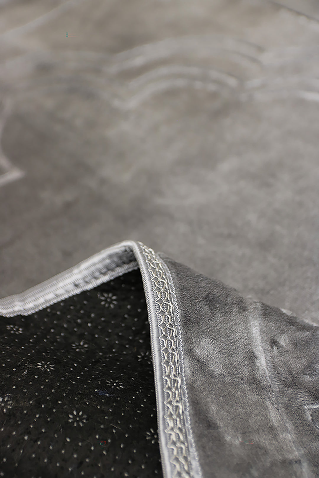 Comfort Janamaz - Premium Velvet Quilted Prayer Mat - Gray