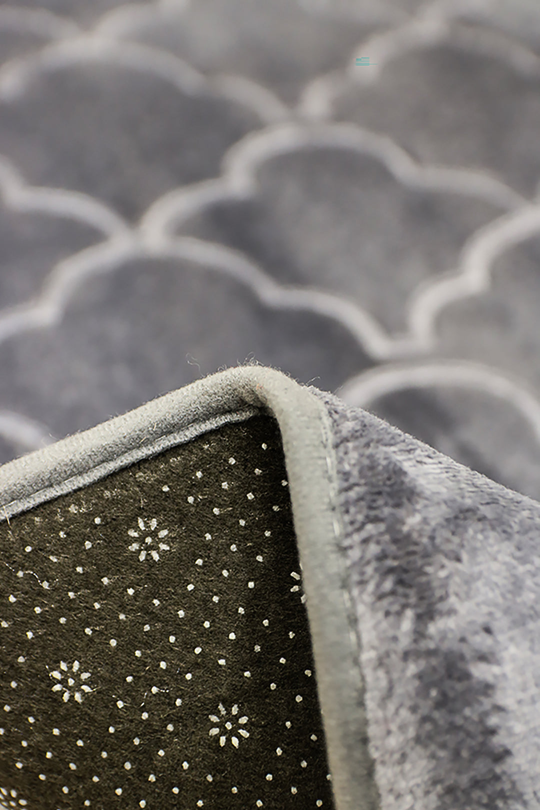 Sajda Janamaz - Premium Velvet Quilted Prayer Mat - Dark Gray