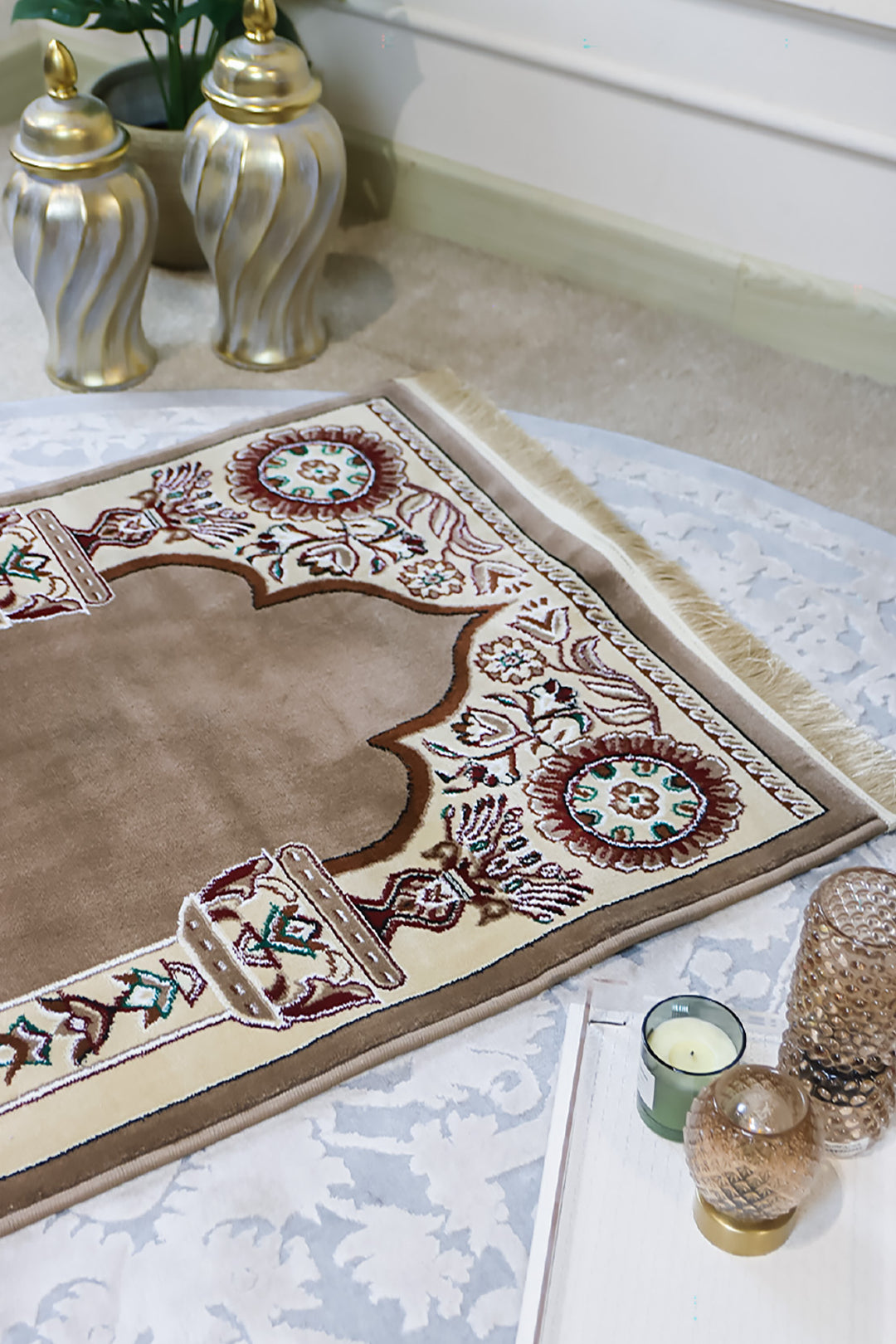 Ishraq Janamaz Brown and L. Brown