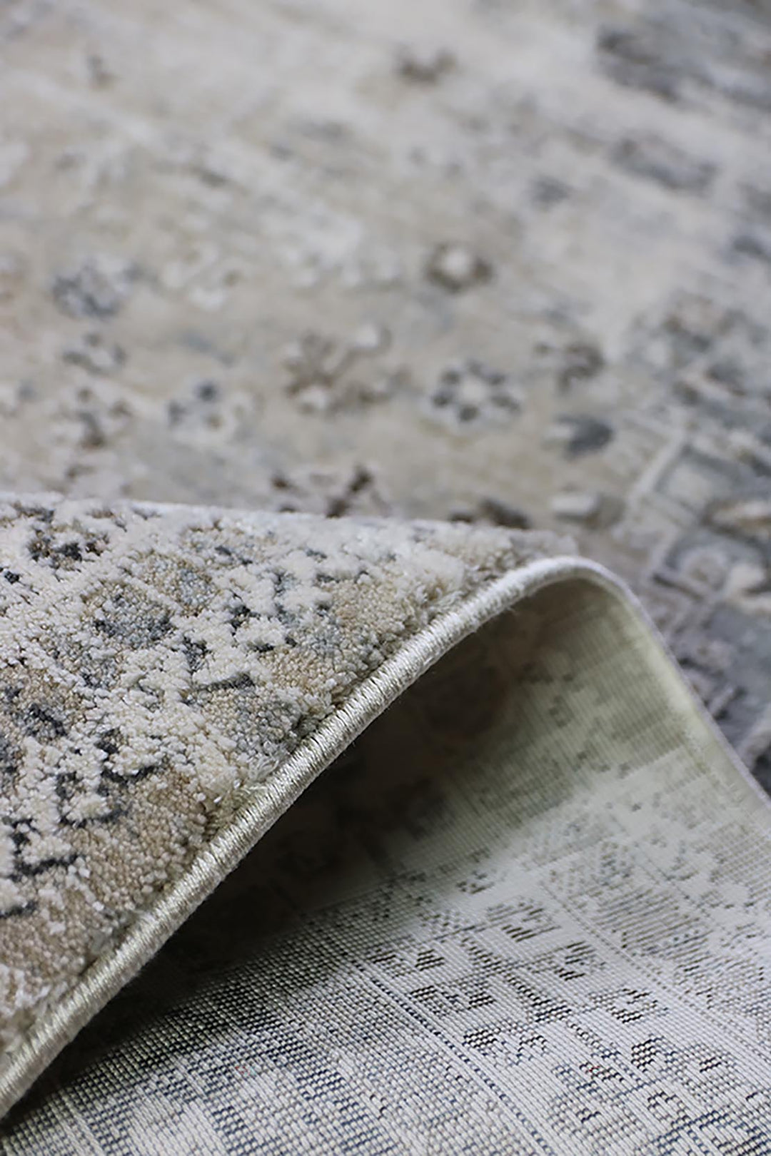 <p>Turkish Modern <strong>Elements Rug</strong>  - Gray - 3.9 x 5.9 FT</p>