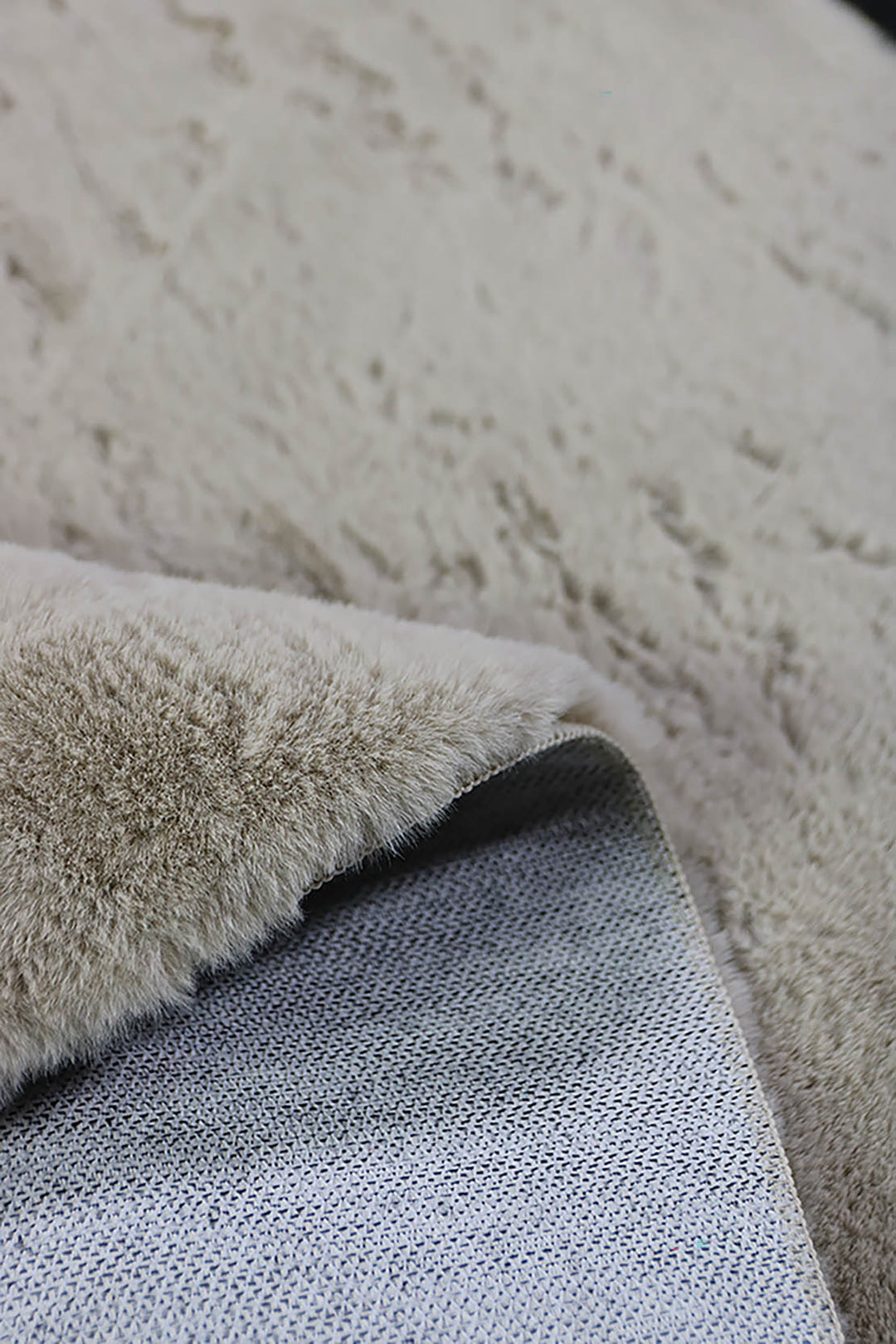 Turkish FEELINGS Rug - 3.9 x 3.9 FT - Fluffy and Durable Floor Rug