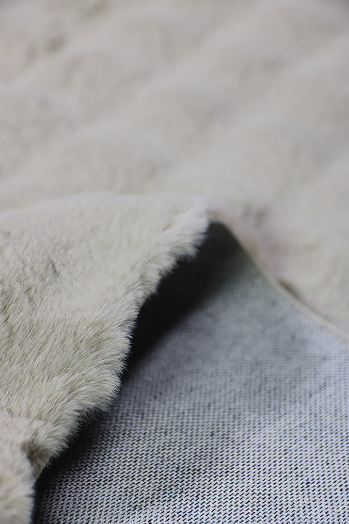 Turkish SNOW Rug - 4.9 x 7.2 FT - Fluffy and Durable Floor Rug