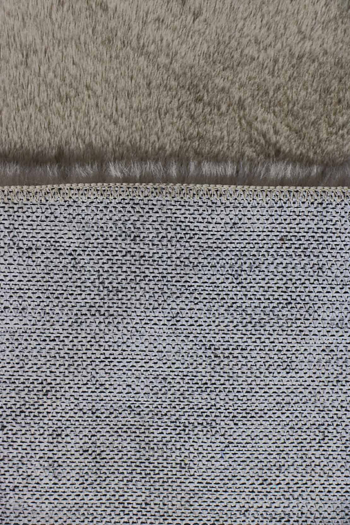 Turkish FEELINGS Rug - 3.9 x 5.9 FT - Fluffy and Durable Floor Rug