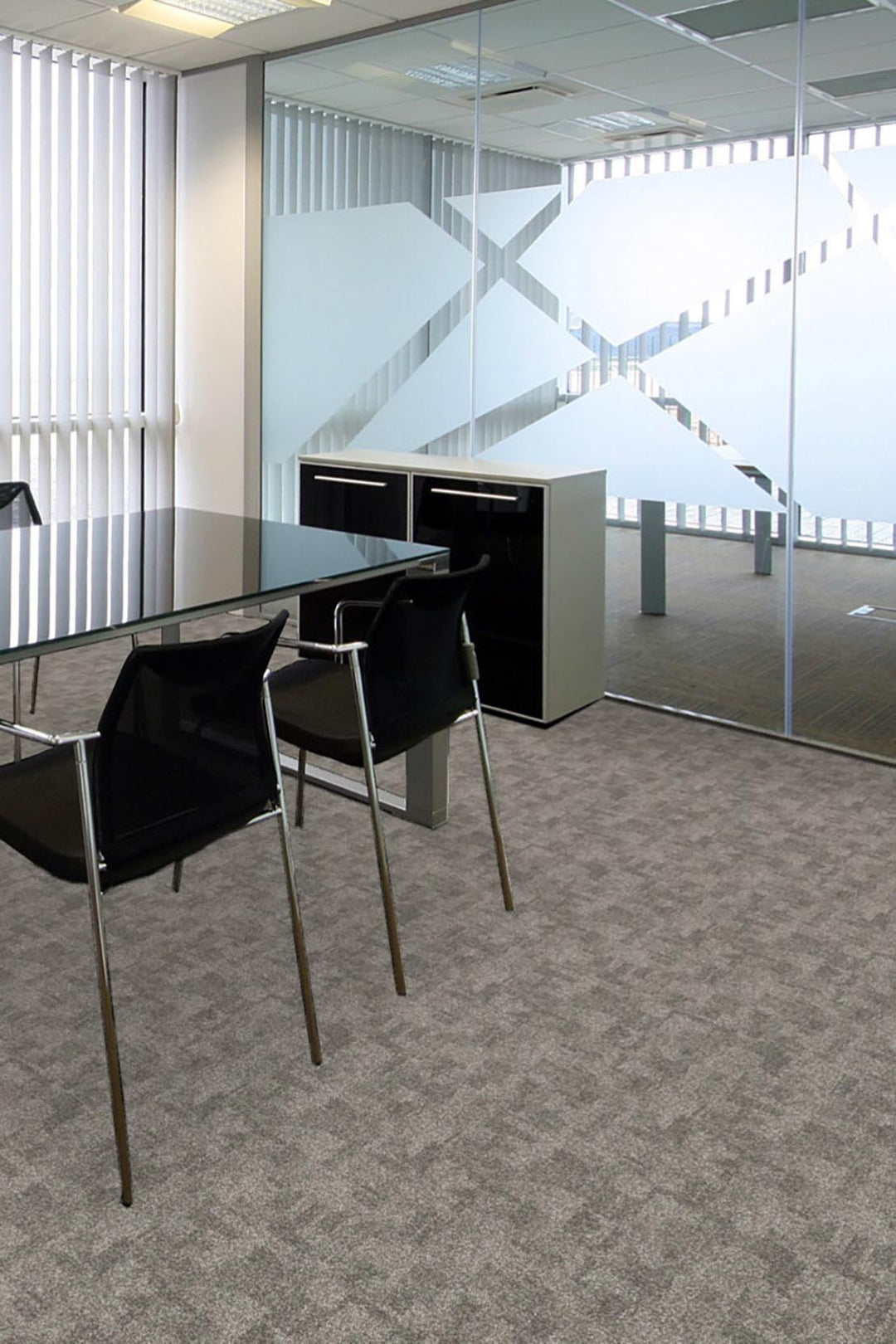 PILOT Carpet Tiles - V Surfaces