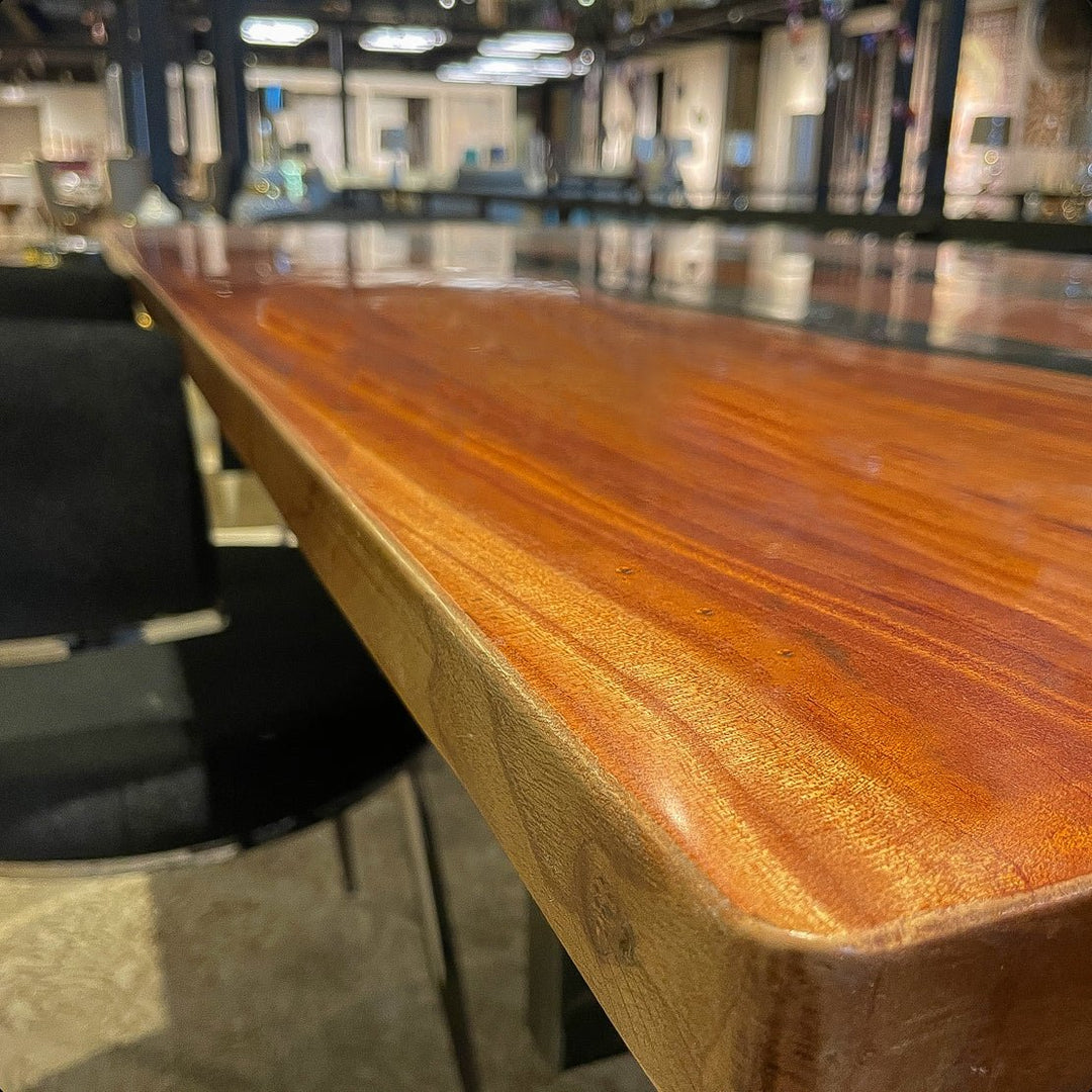 Resin Dining Table - V Surfaces