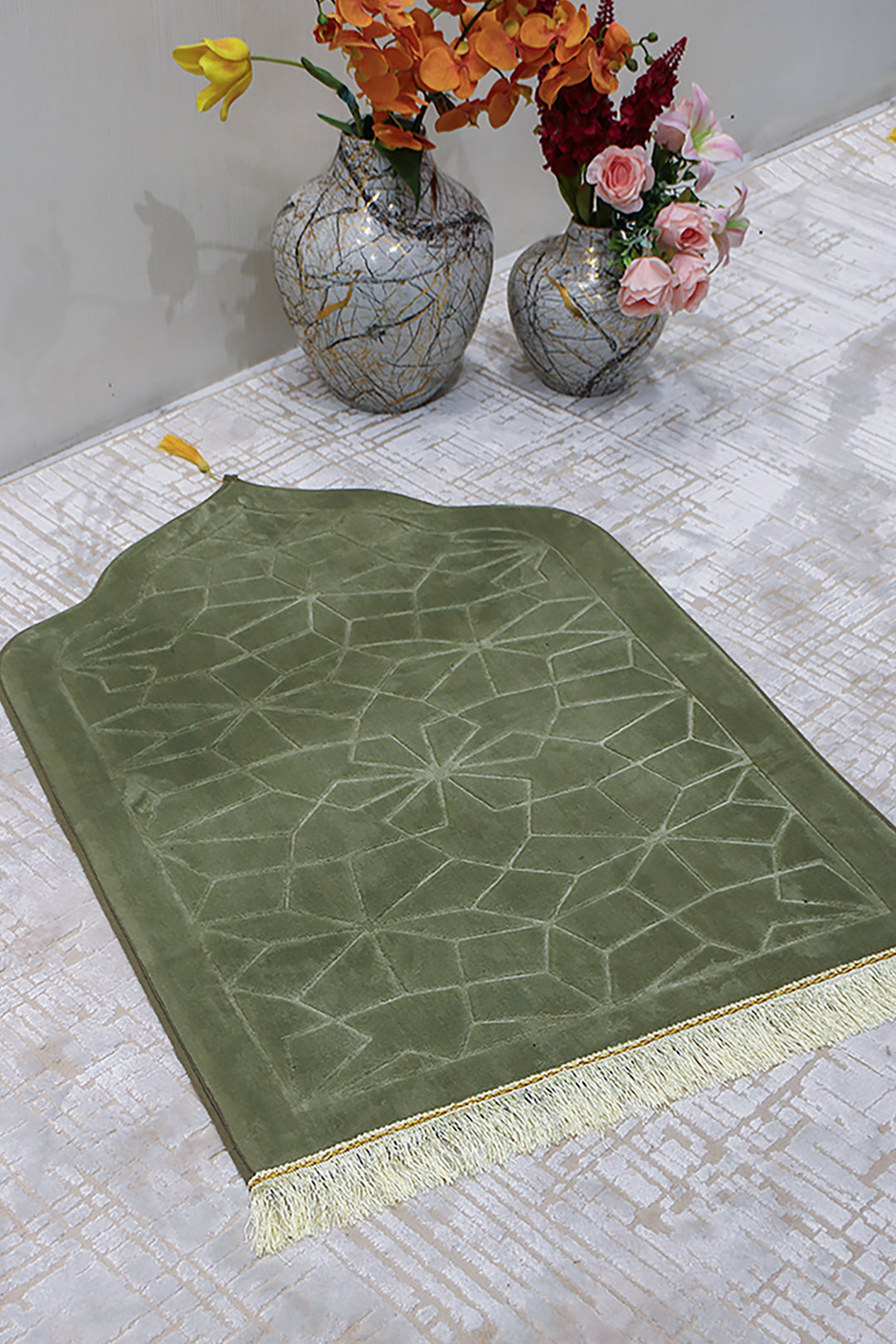 Sajda Janamaz - Premium Velvet Quilted Prayer Mat - L Green