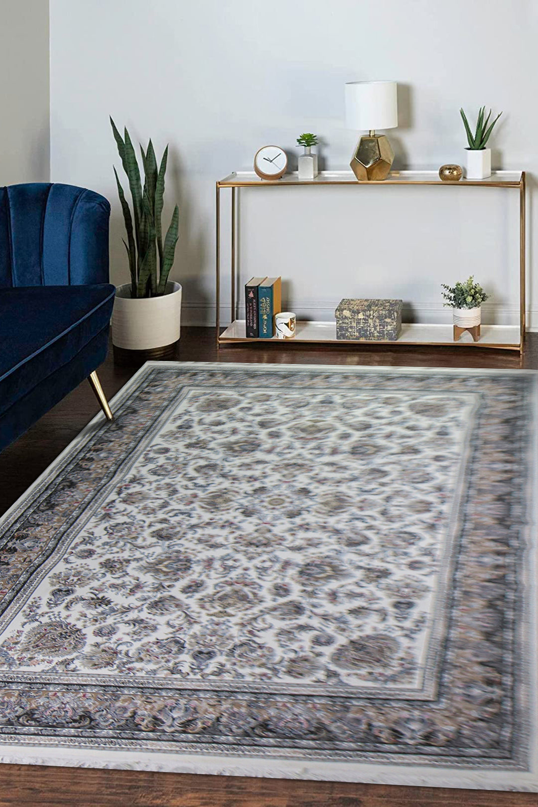 Classical and Traditional <strong>Royal</strong> Rug - Cream