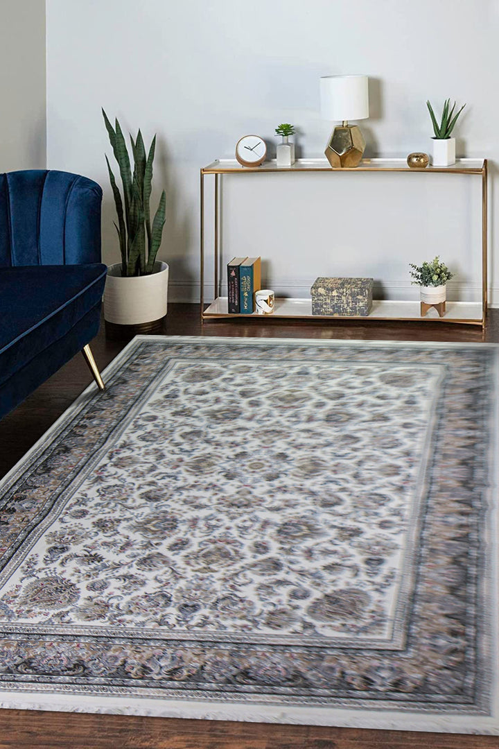 Classical and Traditional <strong>Royal</strong> Rug - Cream