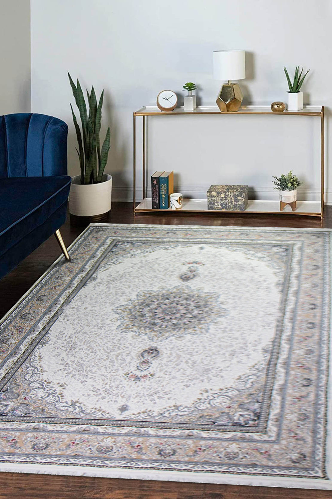 Classical and Traditional <strong>Royal</strong> Rug - Cream