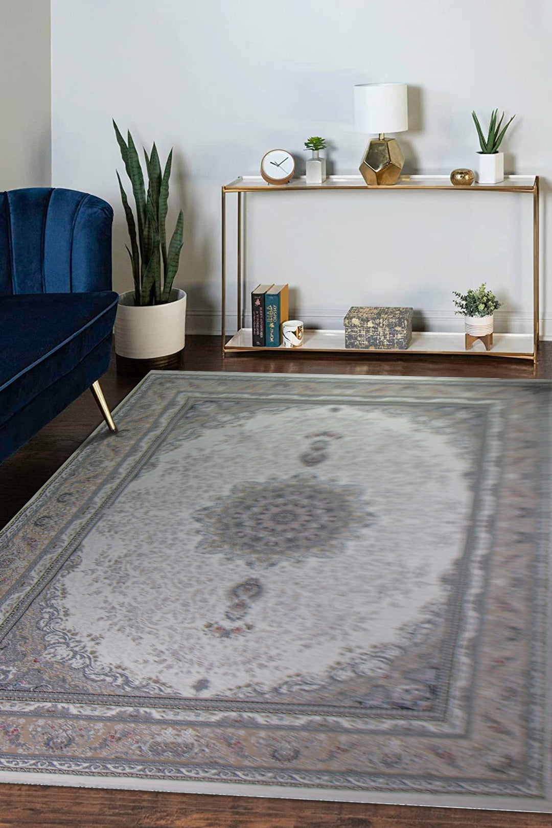 Classical and Traditional <strong>Royal</strong> Rug - Cream