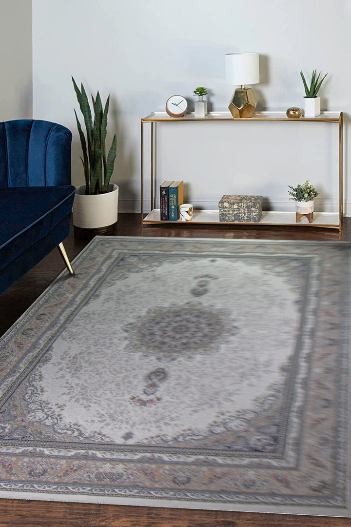 Classical and Traditional <strong>Royal</strong> Rug - Cream