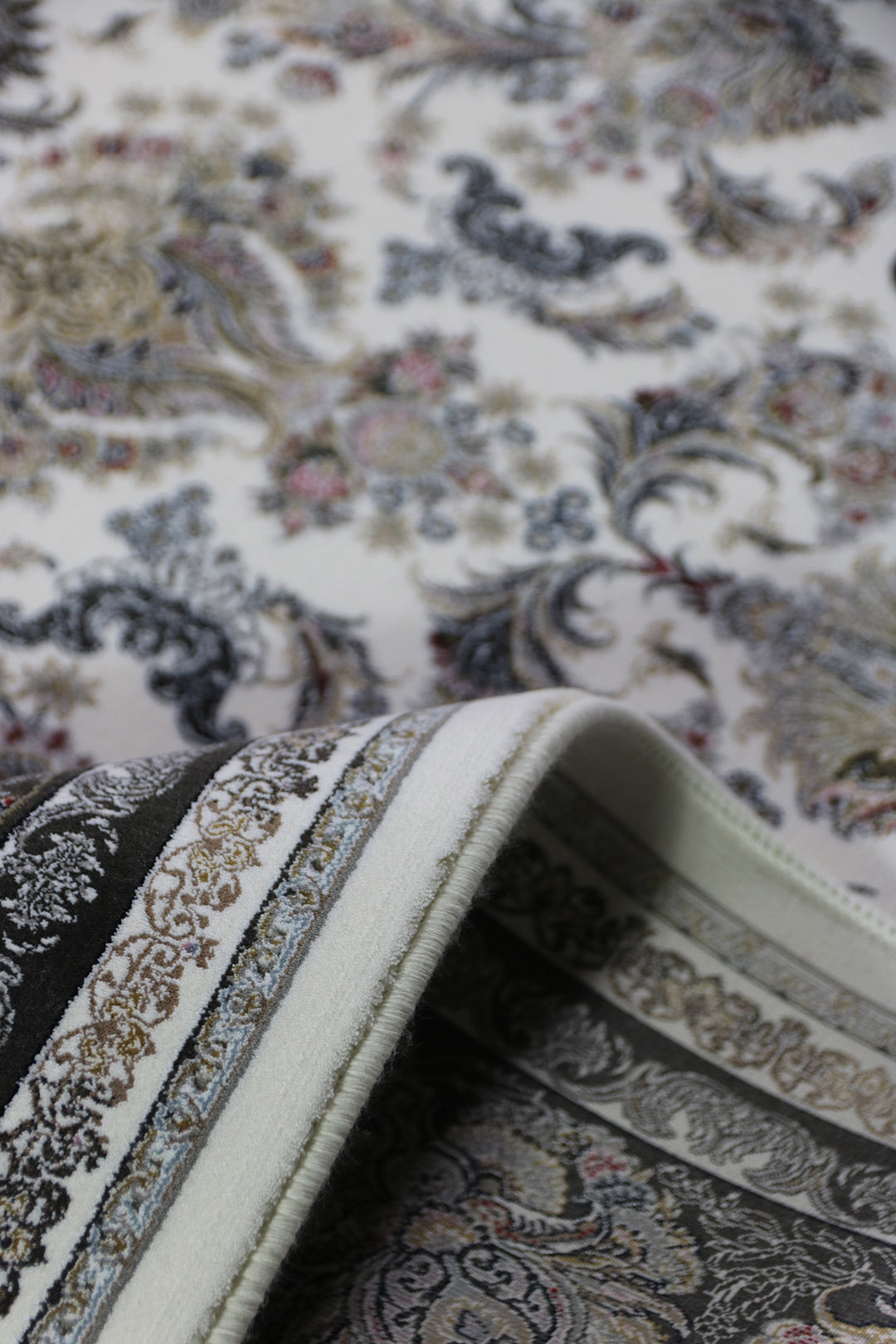 Premium Royalty  Persian Rug - 4.9 x 7.9 ft - Elegant Luxury Carpet