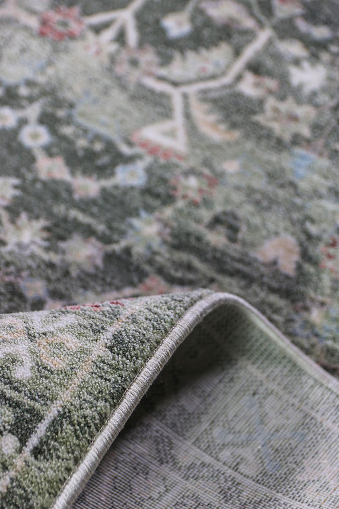 Premium Quality Turkish Antia Rug - 3.9 x 5.9 FT - Resilient Construction for Long-Lasting Use