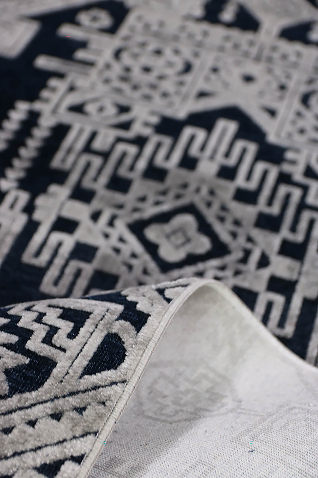 <p>Turkish Modern <strong>Oriental Wd Rug</strong>  - Beige - 3.2 x 13.1 FT</p>