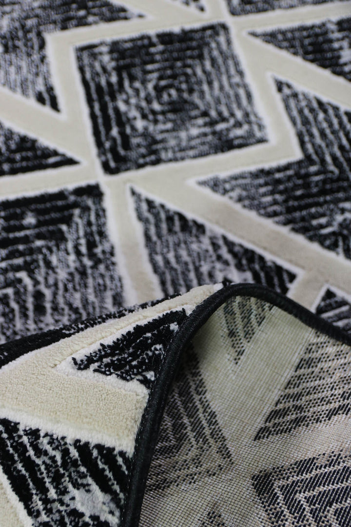 Golbe Rug  (R377A) INVORY/BLACK - 3.25 x 5.5 FT - Soft, Durable, and Easy to Clean
