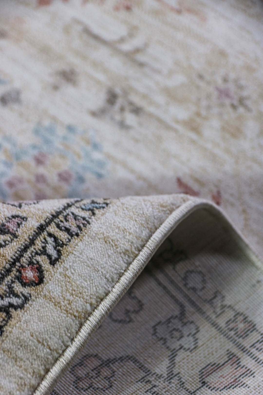 Premium Quality Turkish Antia Rug - 4.9 x 7.1 FT - Resilient Construction for Long-Lasting Use