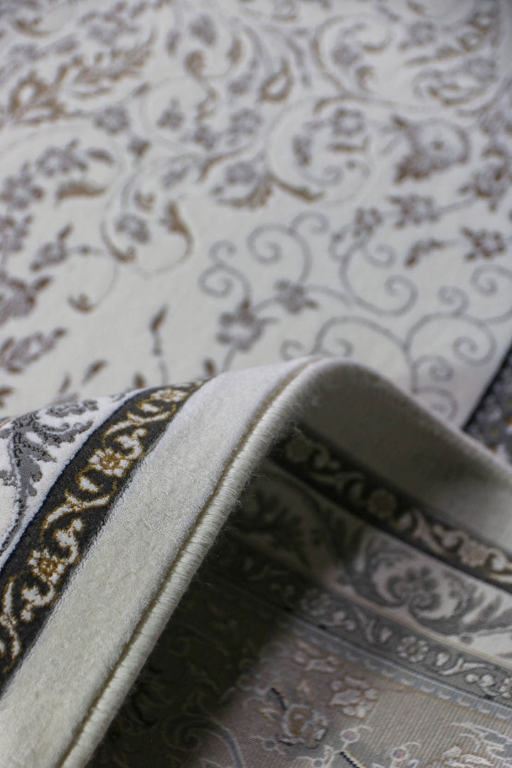 Classical and Traditional <strong>Royal</strong> Rug - Cream