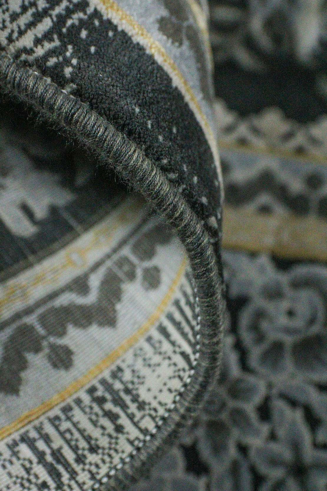 Iranian Authentic Vintage-Wd Rug - 6.5 x 9.8 FT - Gray - Resilient Construction for Long-Lasting Use