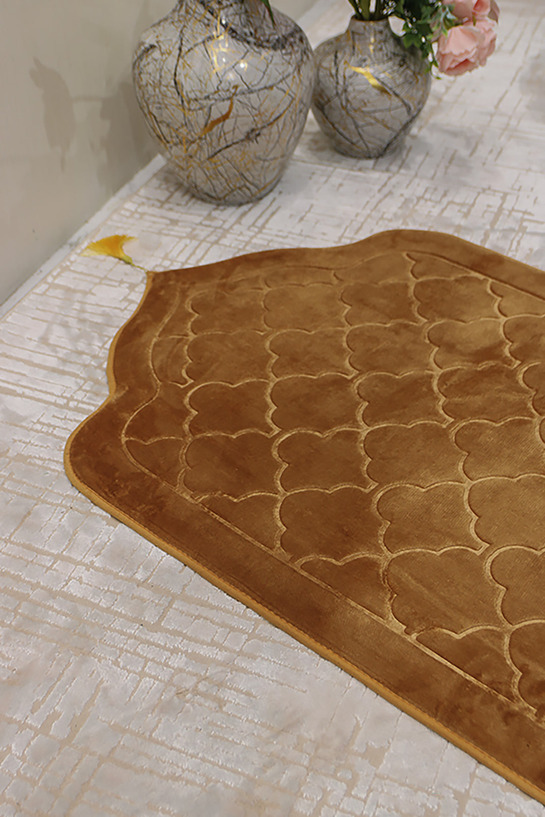 Sajda Janamaz - Premium Velvet Quilted Prayer Mat - Lite Brown