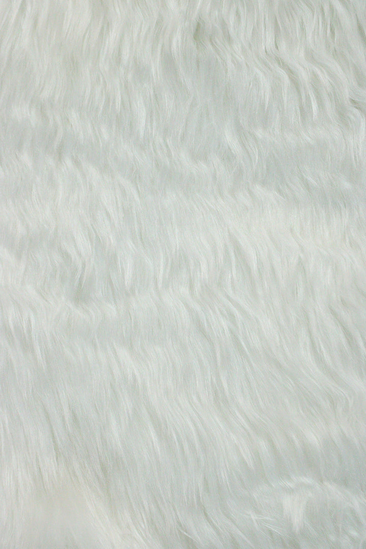 Wild Life (Sheep Fur) - 2.9 x 4.9 FT - White - Luxuriously Soft Fluffy Rug