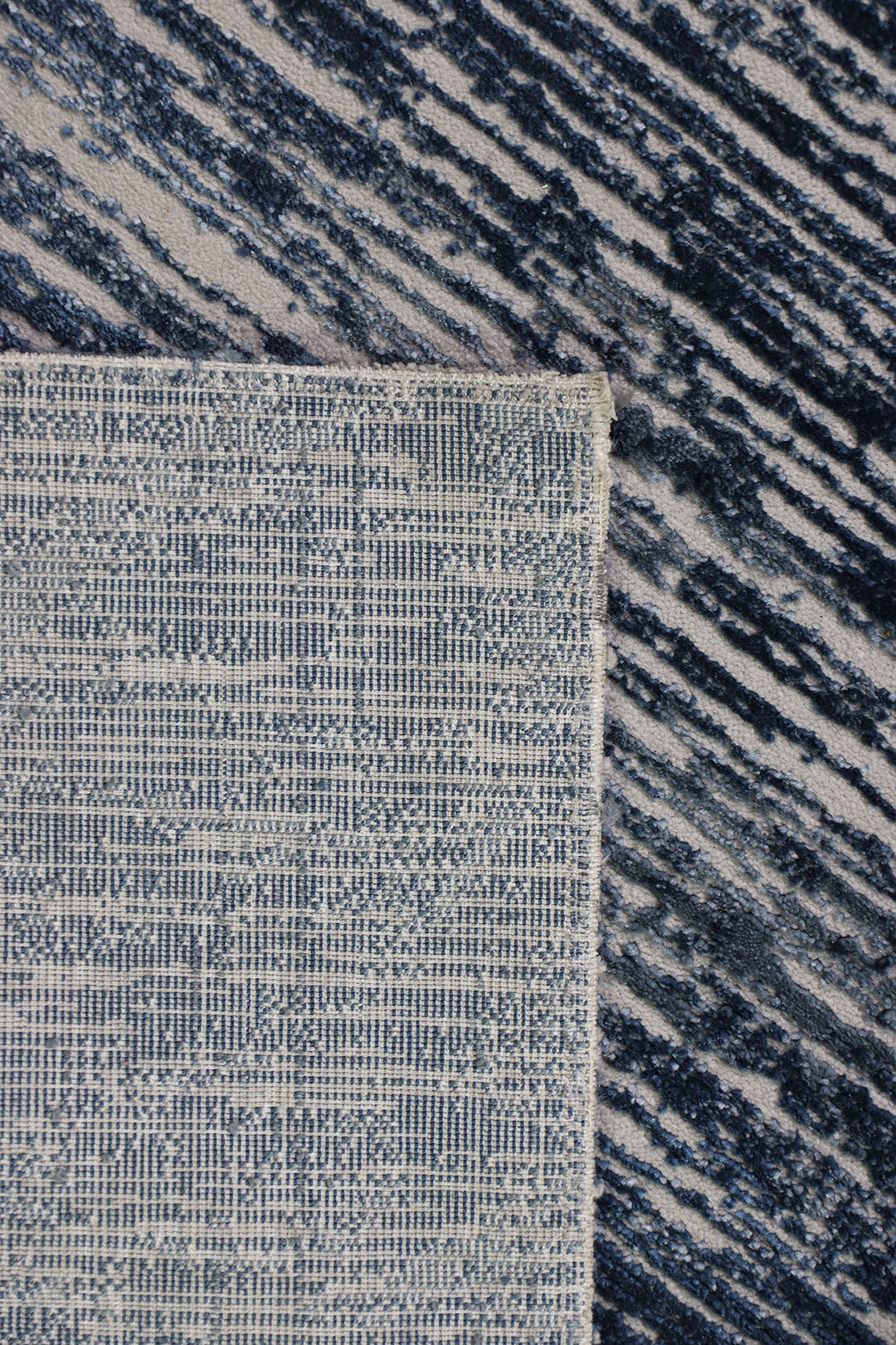 <p>Turkish Modern <strong>Festival Wd High Rug</strong>  - Gray - 5.2 x 7.5 FT</p>