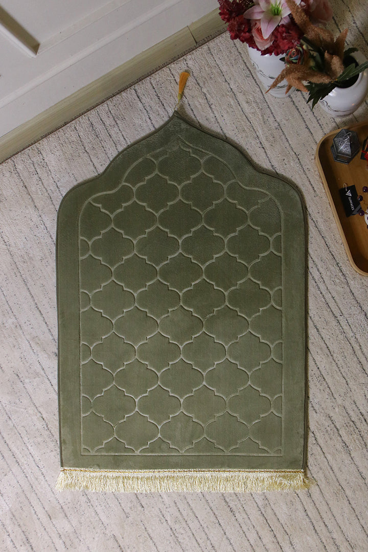 Sajda Janamaz - Premium Velvet Quilted Prayer Mat - L Green