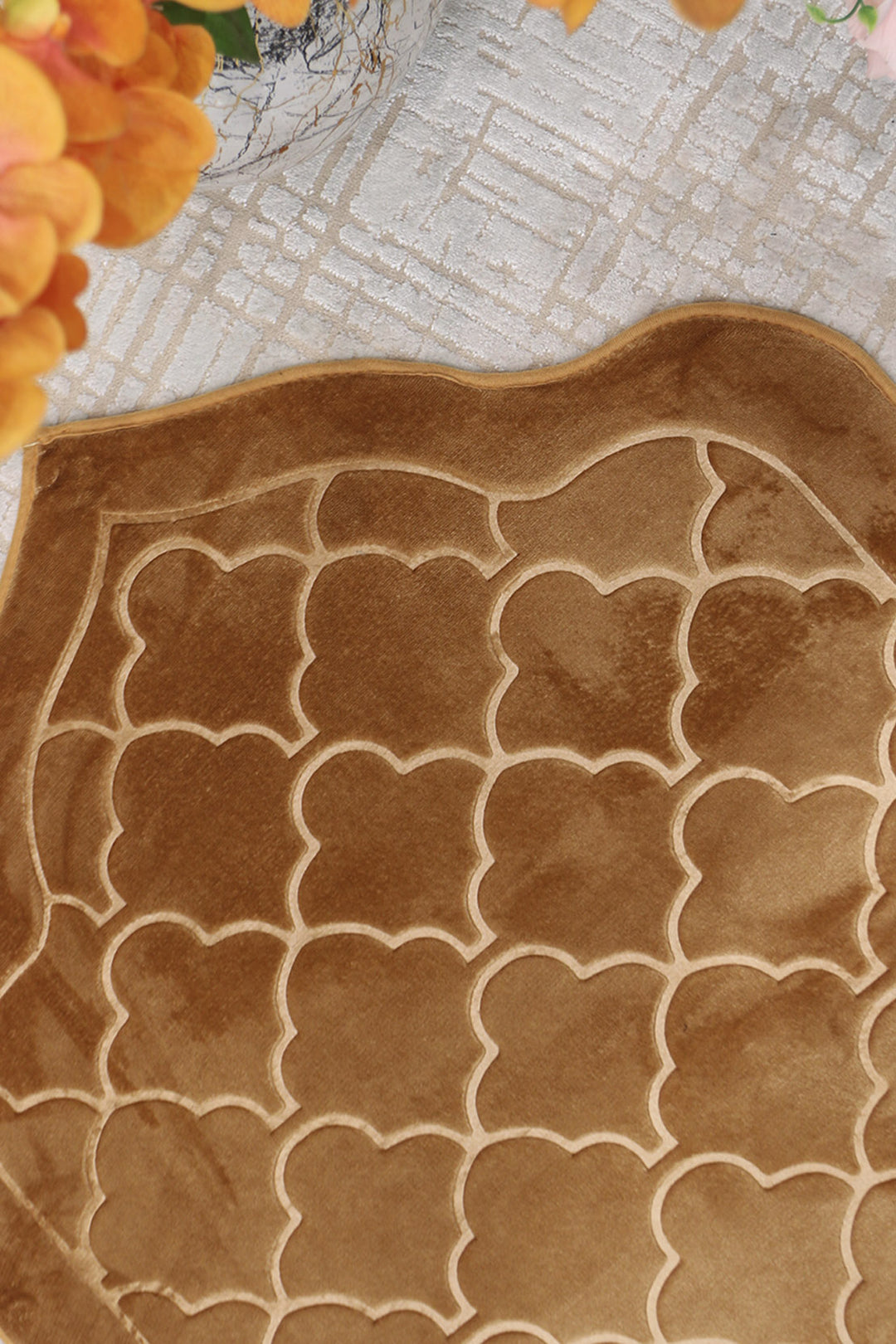 Sajda Janamaz - Premium Velvet Quilted Prayer Mat - Lite Brown