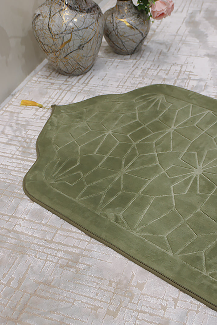 Sajda Janamaz - Premium Velvet Quilted Prayer Mat - L Green