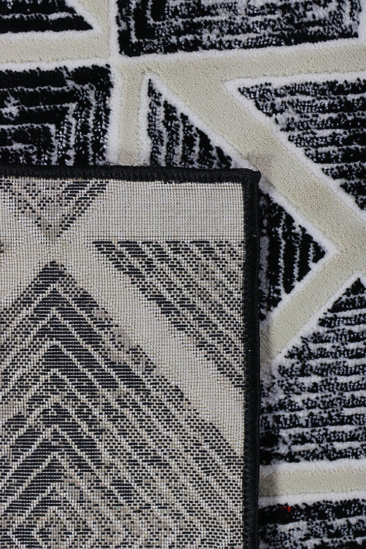 Golbe Rug  (R377A) INVORY/BLACK - 3.25 x 5.5 FT - Soft, Durable, and Easy to Clean