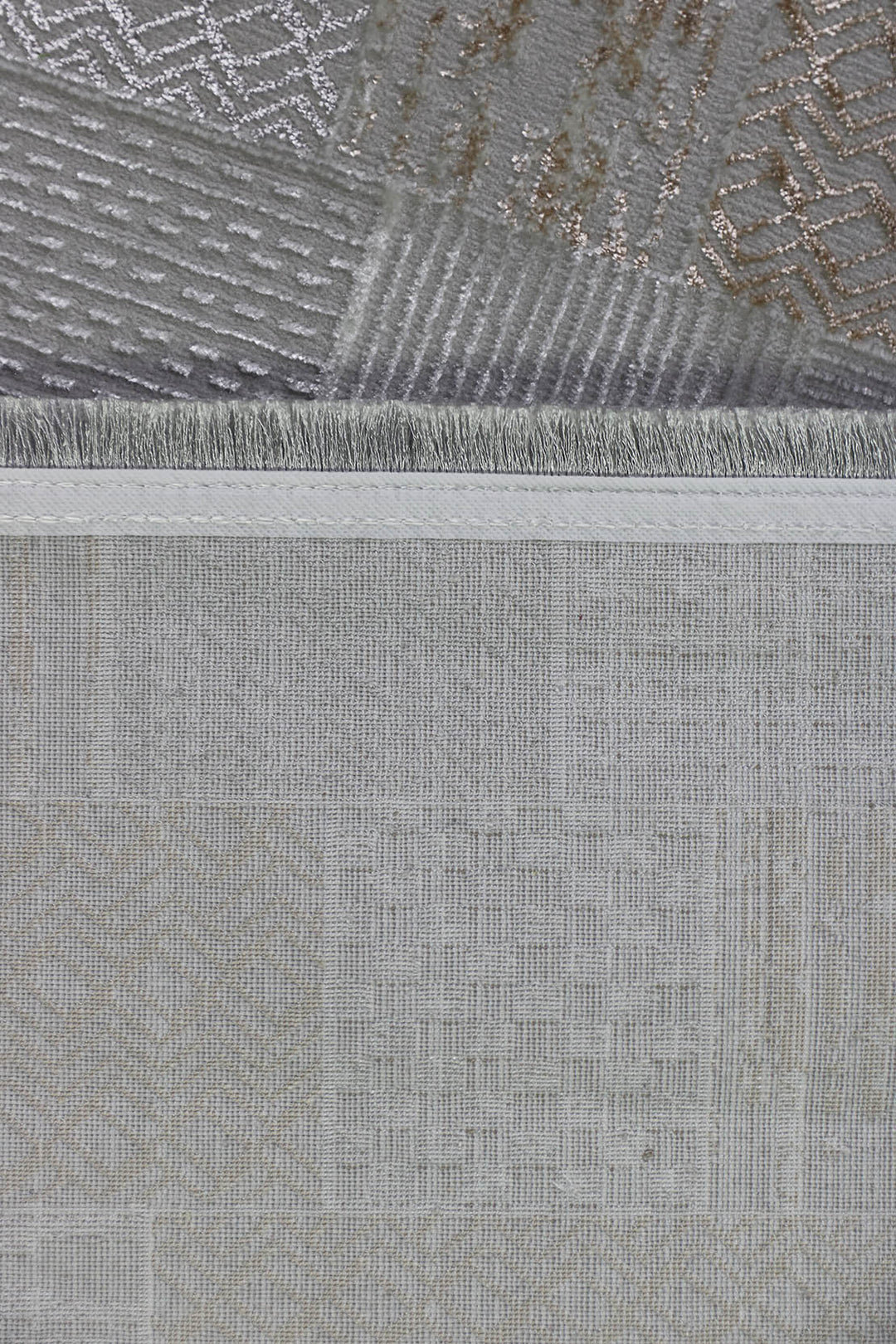 <p>Turkish Modern <strong>Festival Lrg-P Rug</strong>  - Gray - 6.5 x 9.5 FT</p>