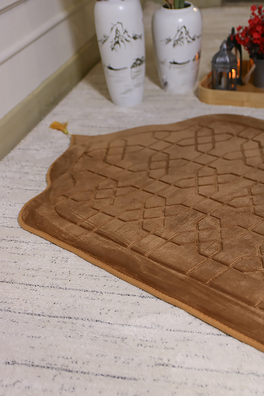 Sajda Janamaz - Premium Velvet Quilted Prayer Mat - Lite Brown