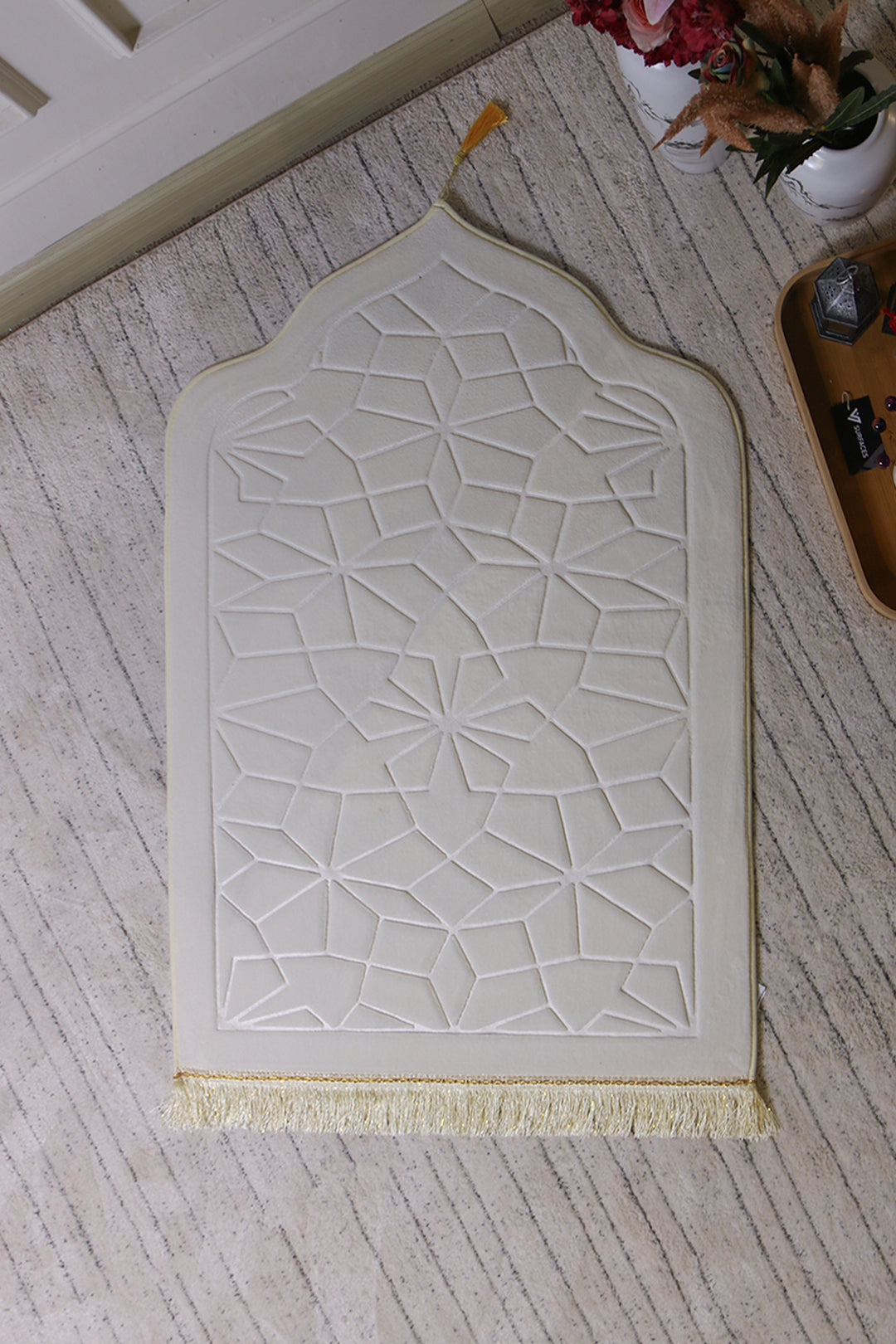 Sajda Janamaz - Premium Velvet Quilted Prayer Mat - Off-white
