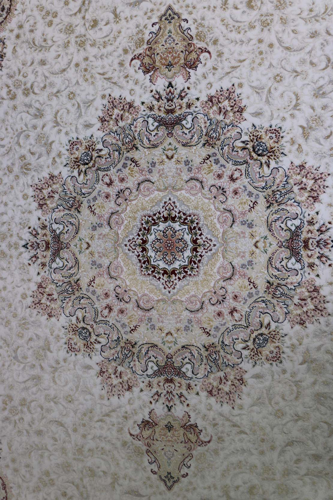Iranian Premium Quality Authentic Persian (1200) Rug - 3.9 x 5.6 FT - Unveiling the Elegance and Tradition of Authentic Persian Rugs