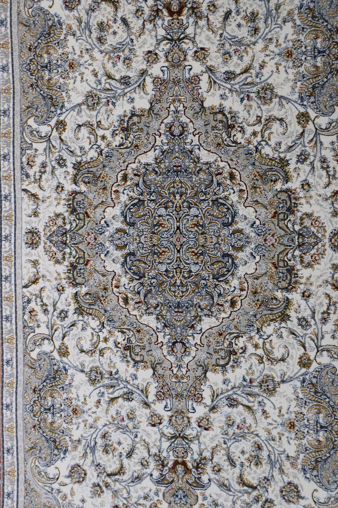 Iranian Premium Quality Authentic Persian (1500) Rug - 2.6 x 4.9 FT - Unveiling the Elegance and Tradition of Authentic Persian Rugs