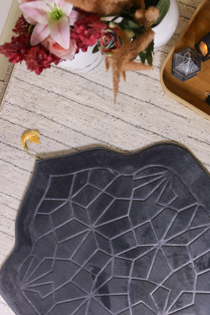 Sajda Janamaz - Premium Velvet Quilted Prayer Mat - Dark Gray