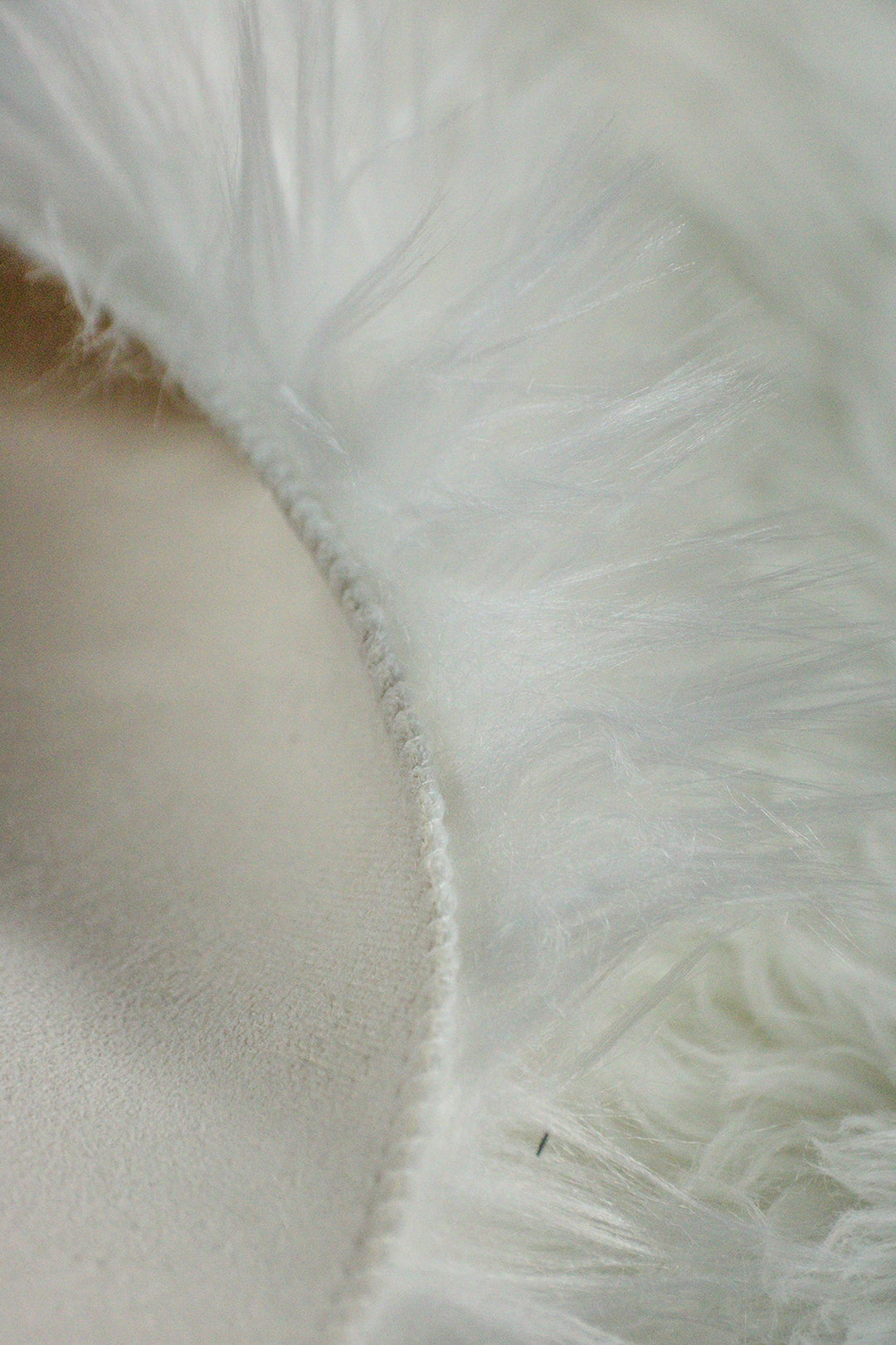 Wild Life (Sheep Fur) - 3.2 x 4.9 FT - White - Luxuriously Soft Fluffy Rug