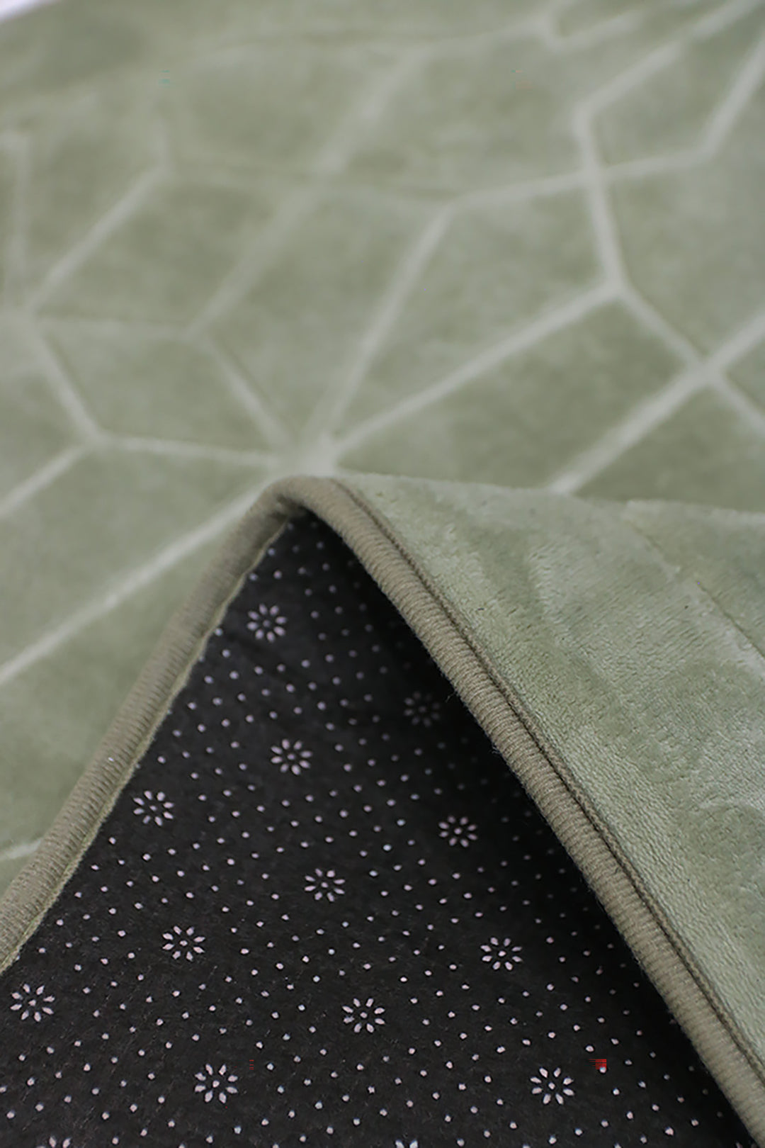 Sajda Janamaz - Premium Velvet Quilted Prayer Mat - L Green