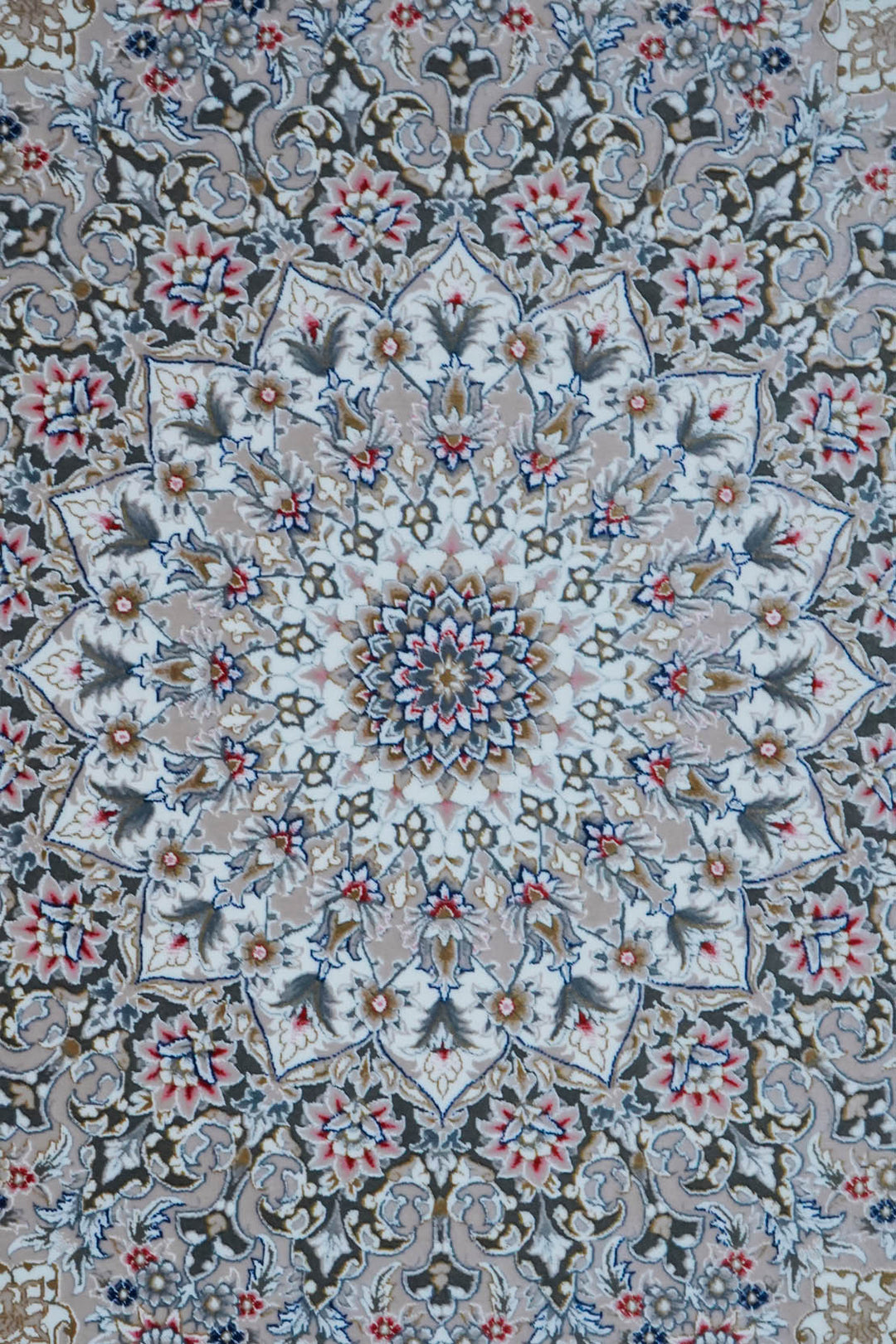 Premium <strong>Royalty</strong> Persian Rug - Gray