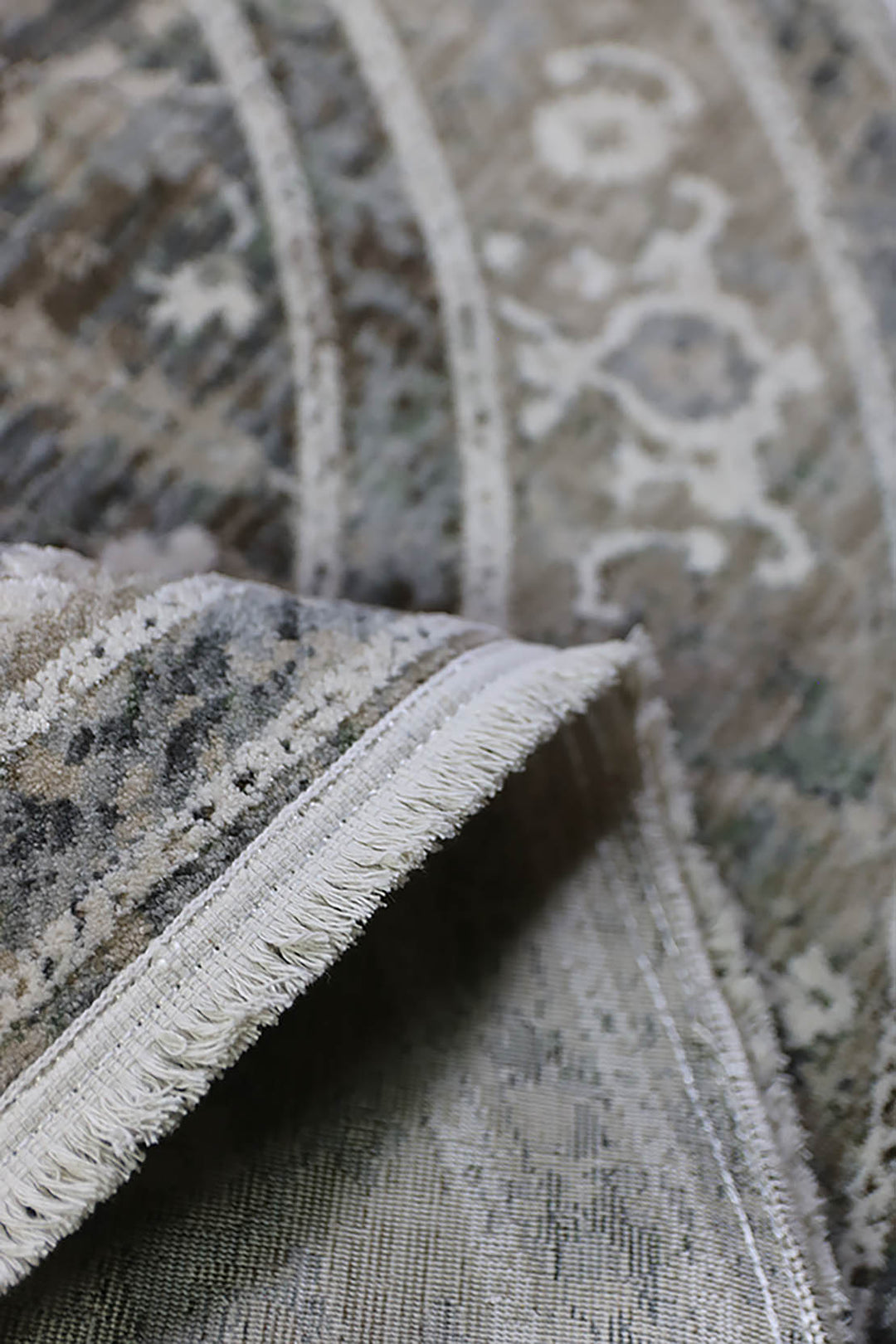 <p>Turkish Modern <strong>Elements Rug</strong>  - Brown - 5.2 x 5.2 FT</p>