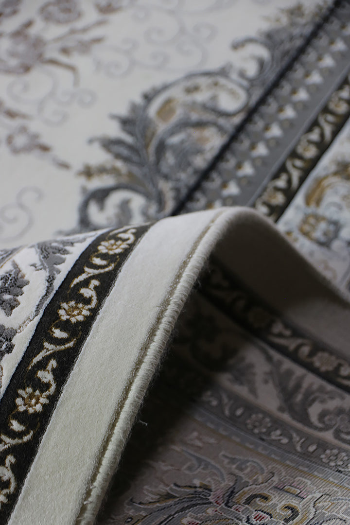 Classical and Traditional <strong>Royal</strong> Rug - Cream