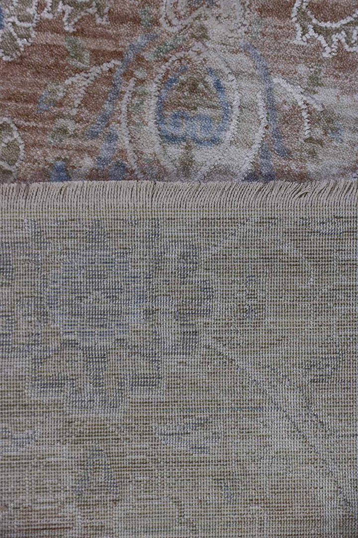 <p>Turkish Modern <strong>Opera Rug</strong>  - Cream - 4.9 x 7.8 FT</p>