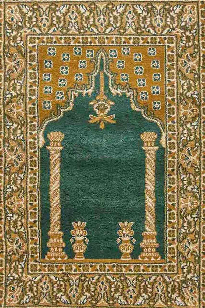 Al-Farah Janamaz Green - V Surfaces
